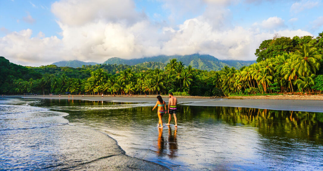 tourists_costa_rica